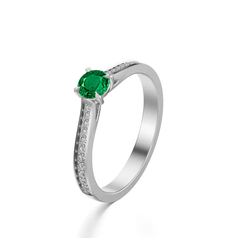 Pierścionek z szmaragdem i diamentami białe złoto AJPZ_056